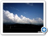 Prosím nálezcu týchto oblakov naposledy videných nad Trenčínom , nech ich láskavo vráti spať nad Pošeň ! Ďakujem !